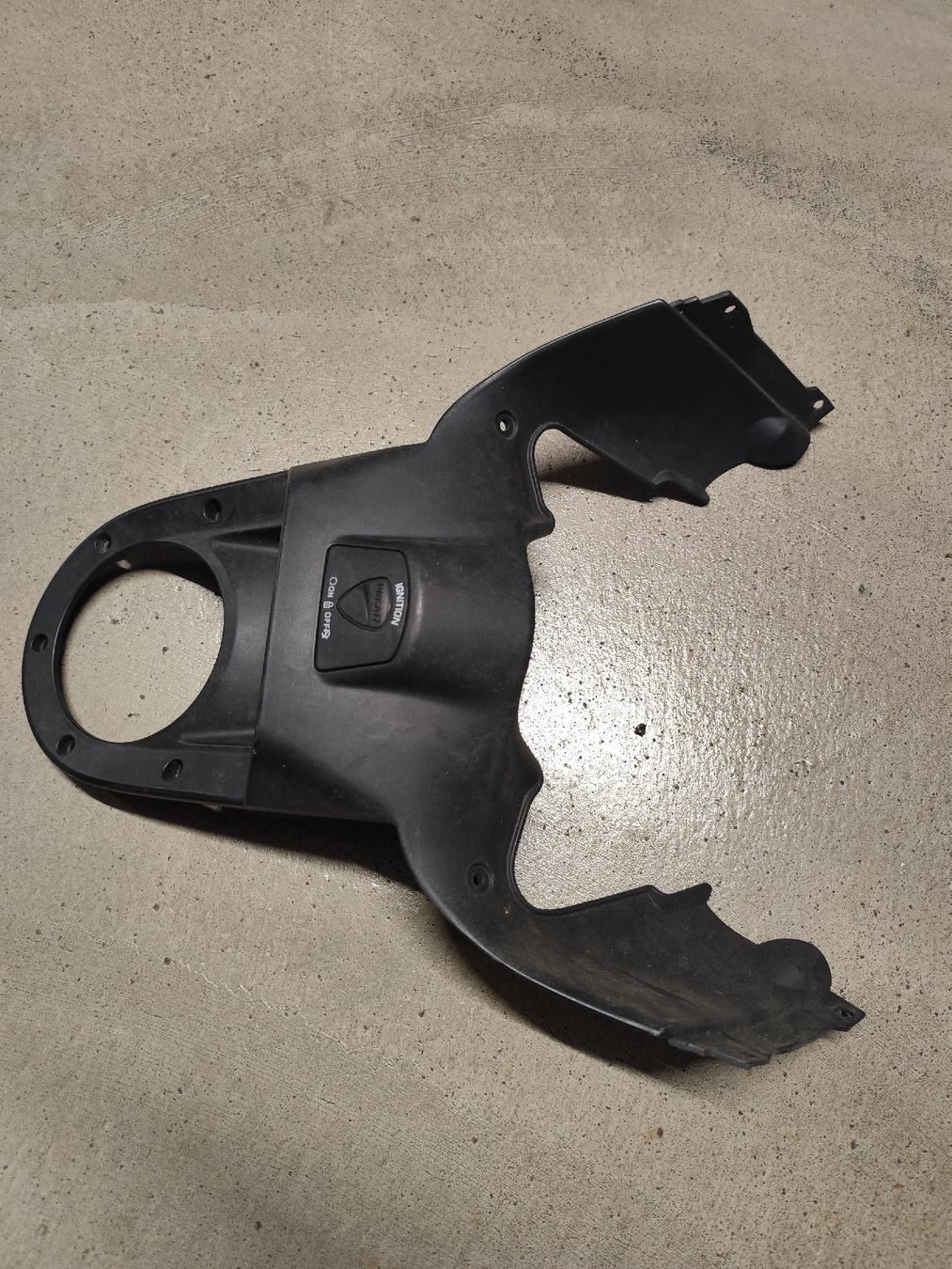 Ducati Tutti i ricambio per moto: Ducati Diavel Cockpit Verkleidung – Usato da Reinach BL venduto da fantom2000 1