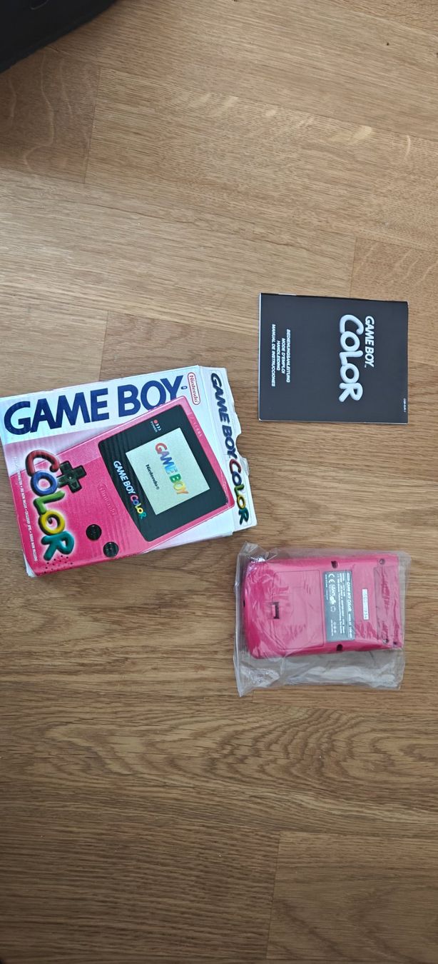 Nintendo Console: Gameboy Color Pink / Berry OVP – Usato da Kleinandelfingen venduto da dom_t7hd 1