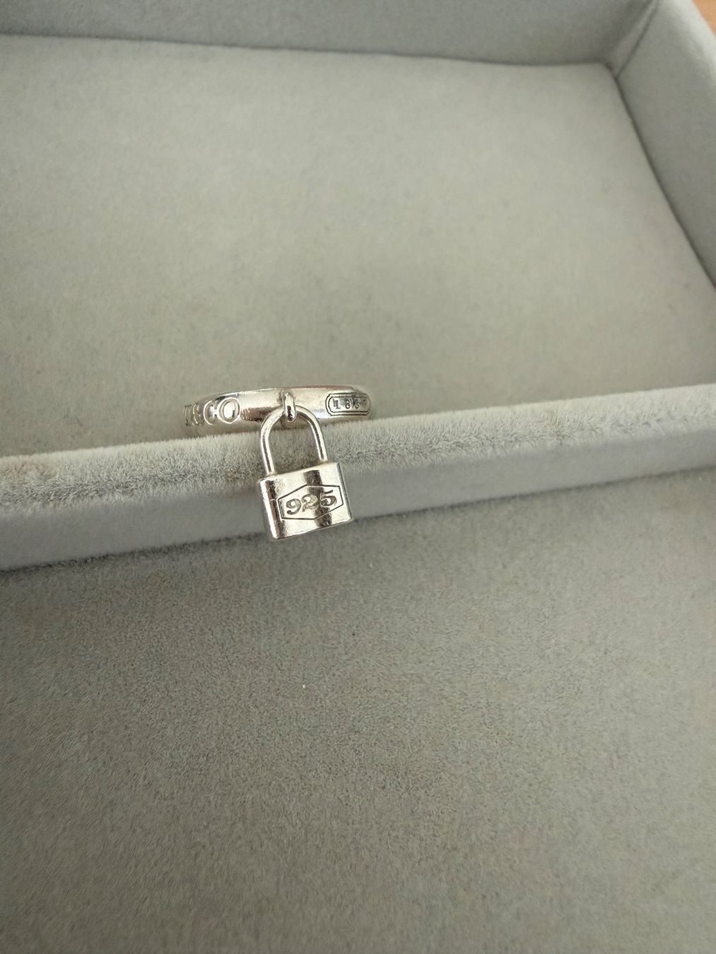 Ringe: Tiffany & Co Ring mit Schloss Silber 925 – Gebraucht aus Stäfa von Yardy 1