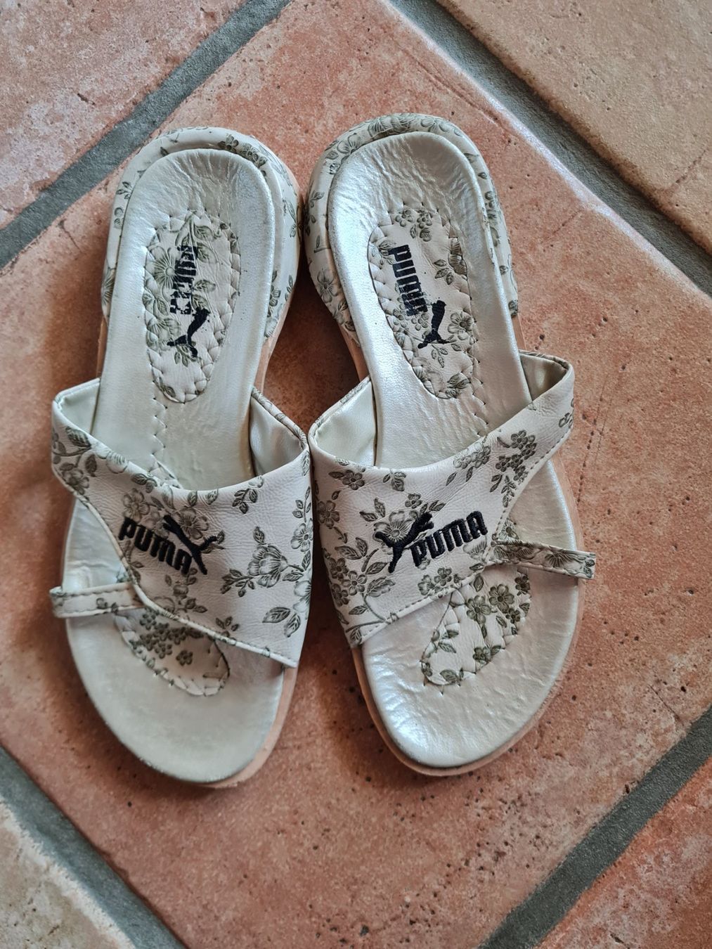 Puma Scarpe da donna: Puma Sandalen Gr.39 – Usato da Schüpfheim venduto da hori02