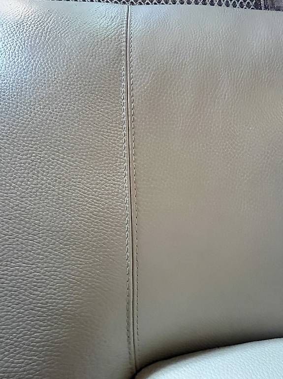 Sofas: Canapé d'angle en cuir – Gebraucht aus Sorens von Janel02 6