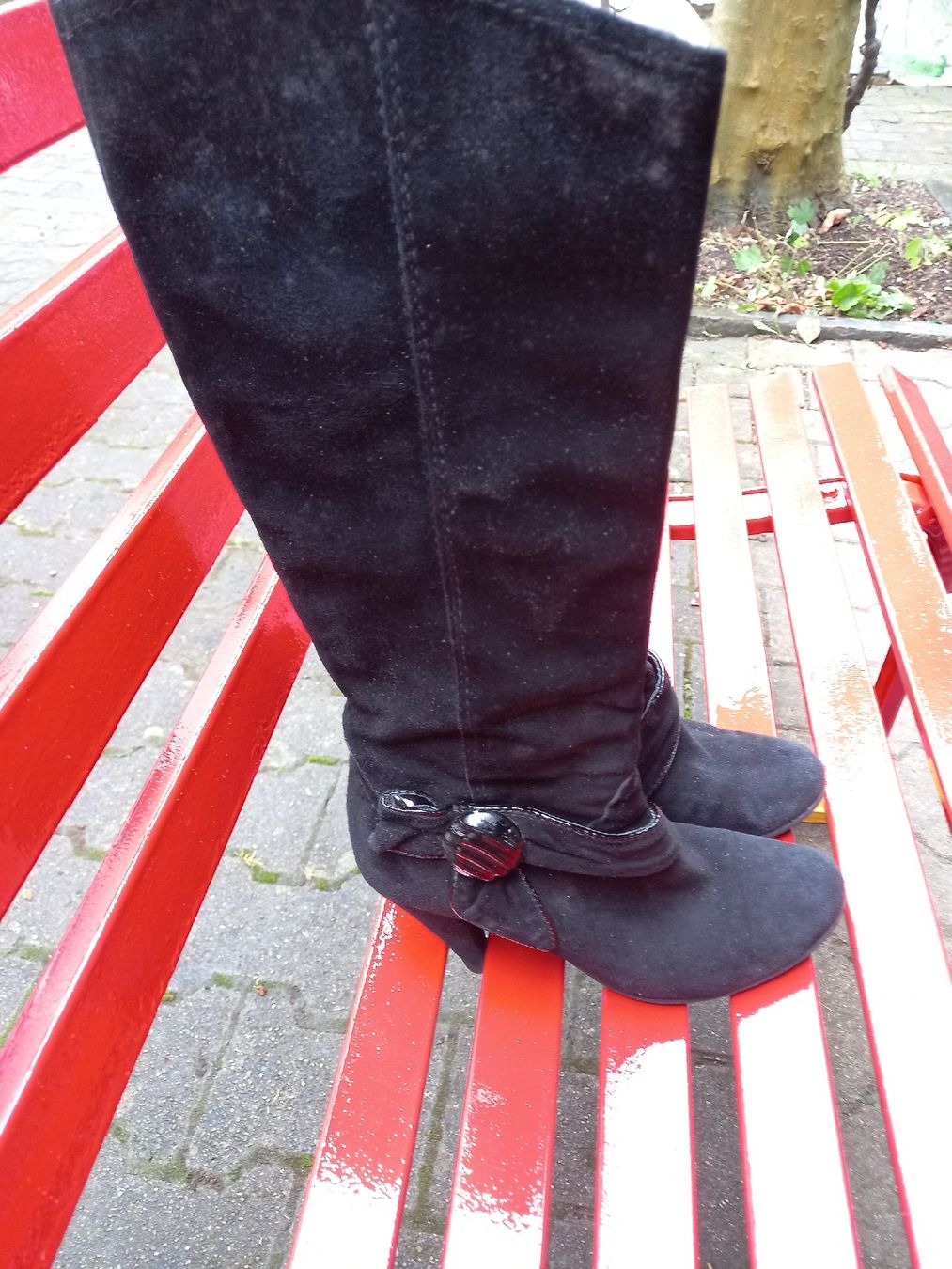 Scarpe da donna: Schwarze hoheStiefel Wildlederoptik, – Usato da Seon venduto da Zack_16 1