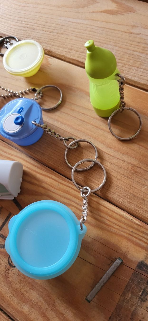 Portachiavi: 9 Mini-Tupperware Schlüssel-Anhänger – Nuovo (secondo la descrizione) da Kleindöttingen venduto da Mcyaya007 3