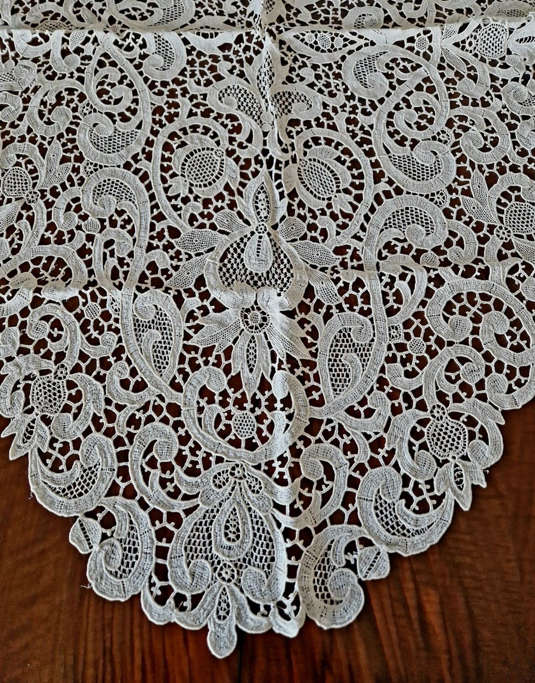 Altra biancheria da tavola: Plauener Spitze Oval 112x60cm – Usato da Bern venduto da Antikbatik 5