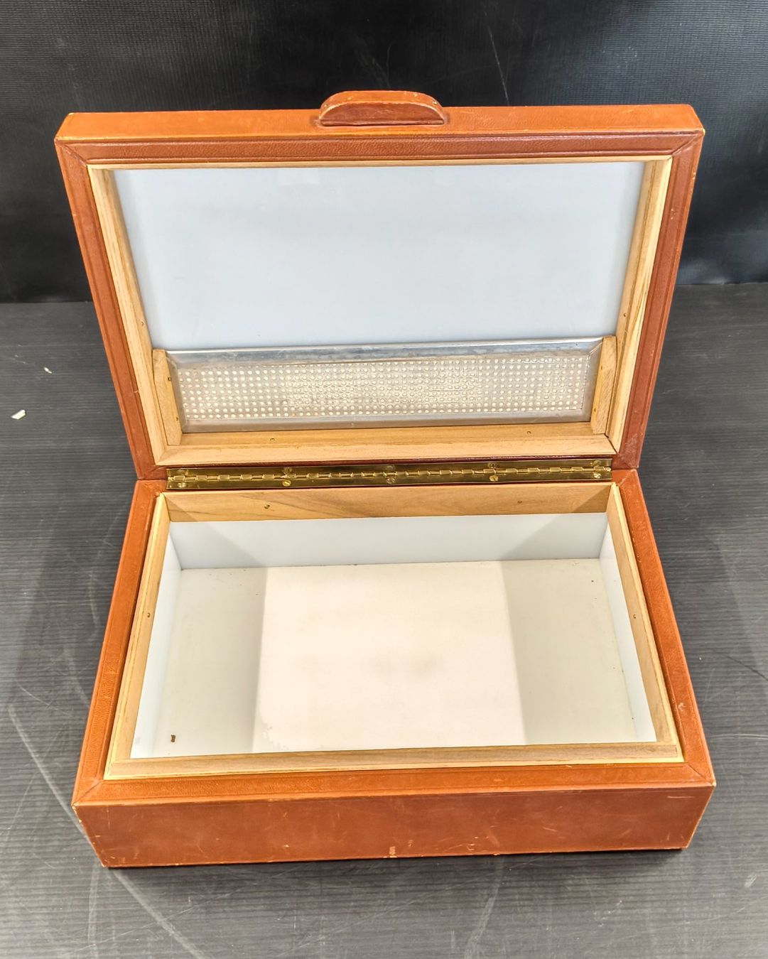 Humidore: Humidor in Leder eingebunden – Gebraucht aus Basel von bk_brockibasel 1
