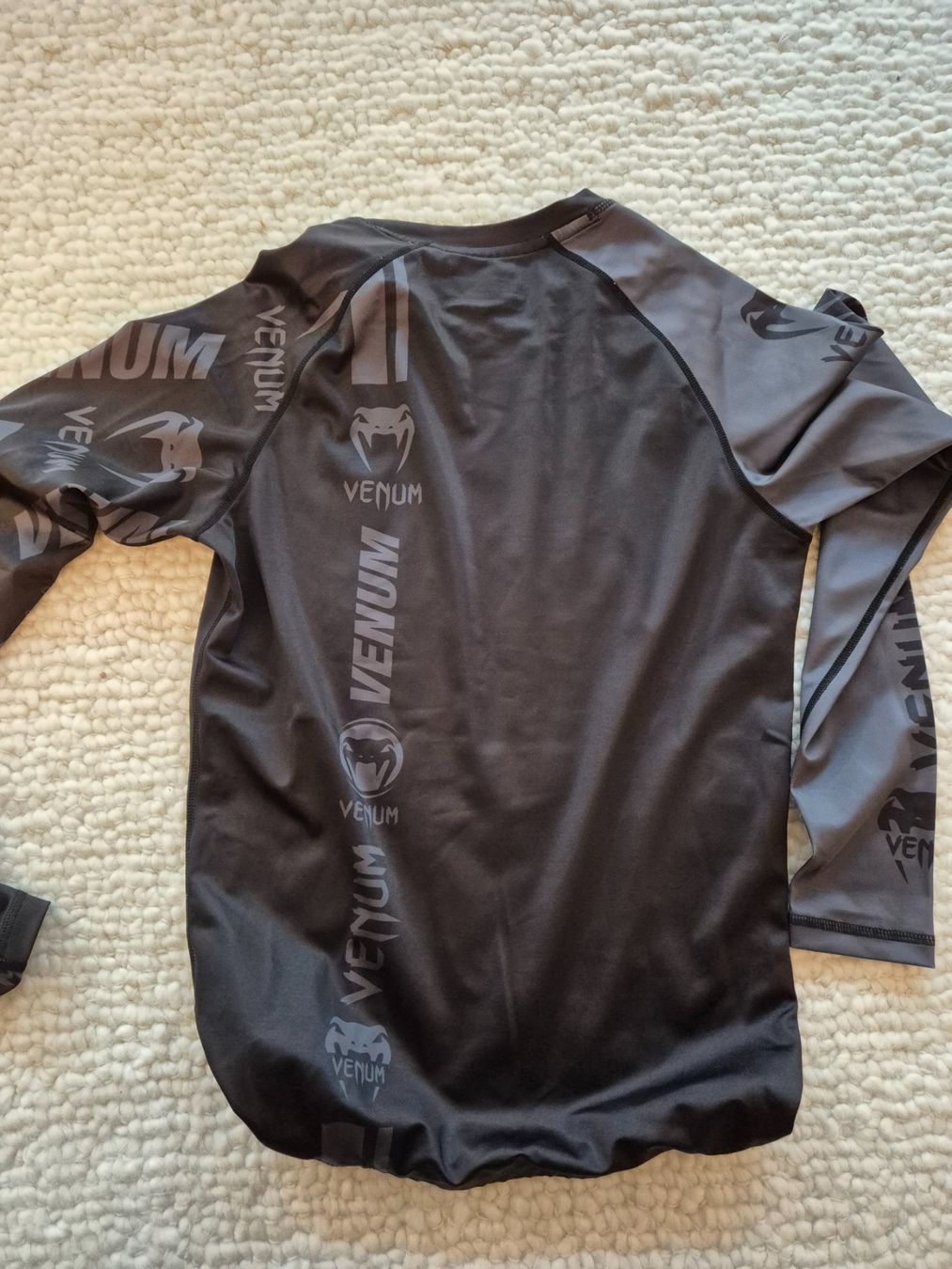 Venum T-Shirts: Venum Performance Rashguard BJJ Grösse L – Gebraucht aus Ittigen von LilyfromSwitzerland 1