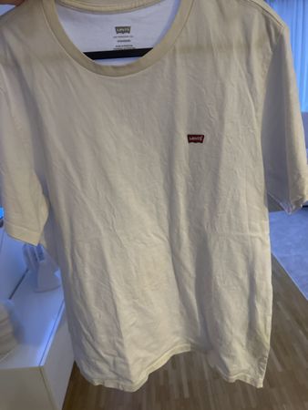 T-shirt Levi's blanc coupe standard en bon état