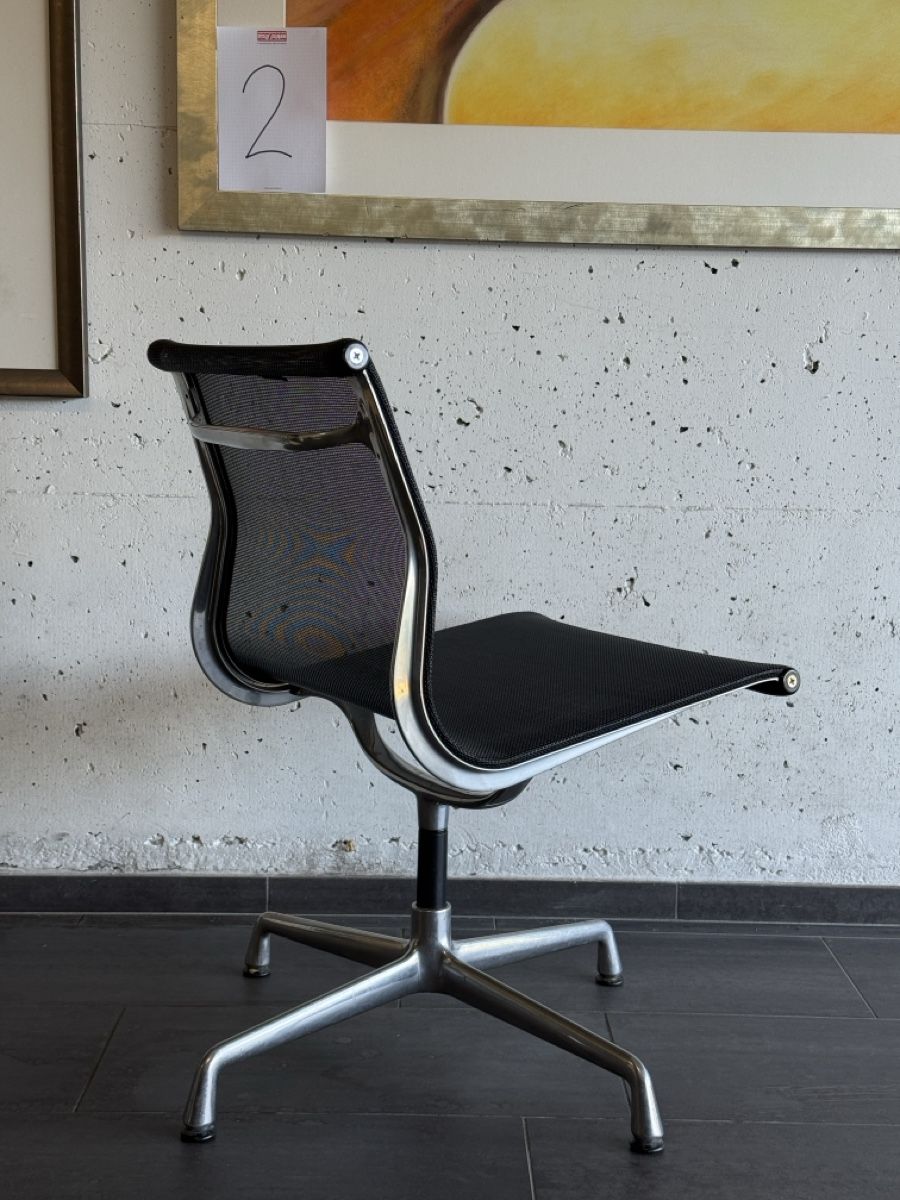 Eames Sedie: Vitra Eames Aluminium Chair EA 106 2/3 – Usato da Ulisbach venduto da Mithrandirr 1