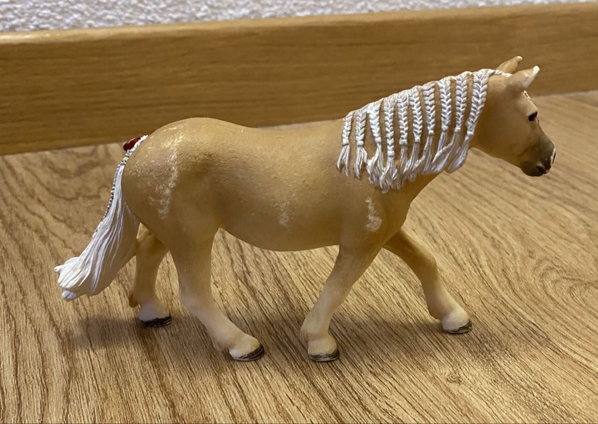 Schleich Spielzeuge: Schleich Pferd hellbraun frisiert – Gebraucht aus Flawil von Vera44