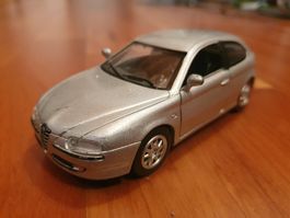 Alfa 147 Massstab 1:32