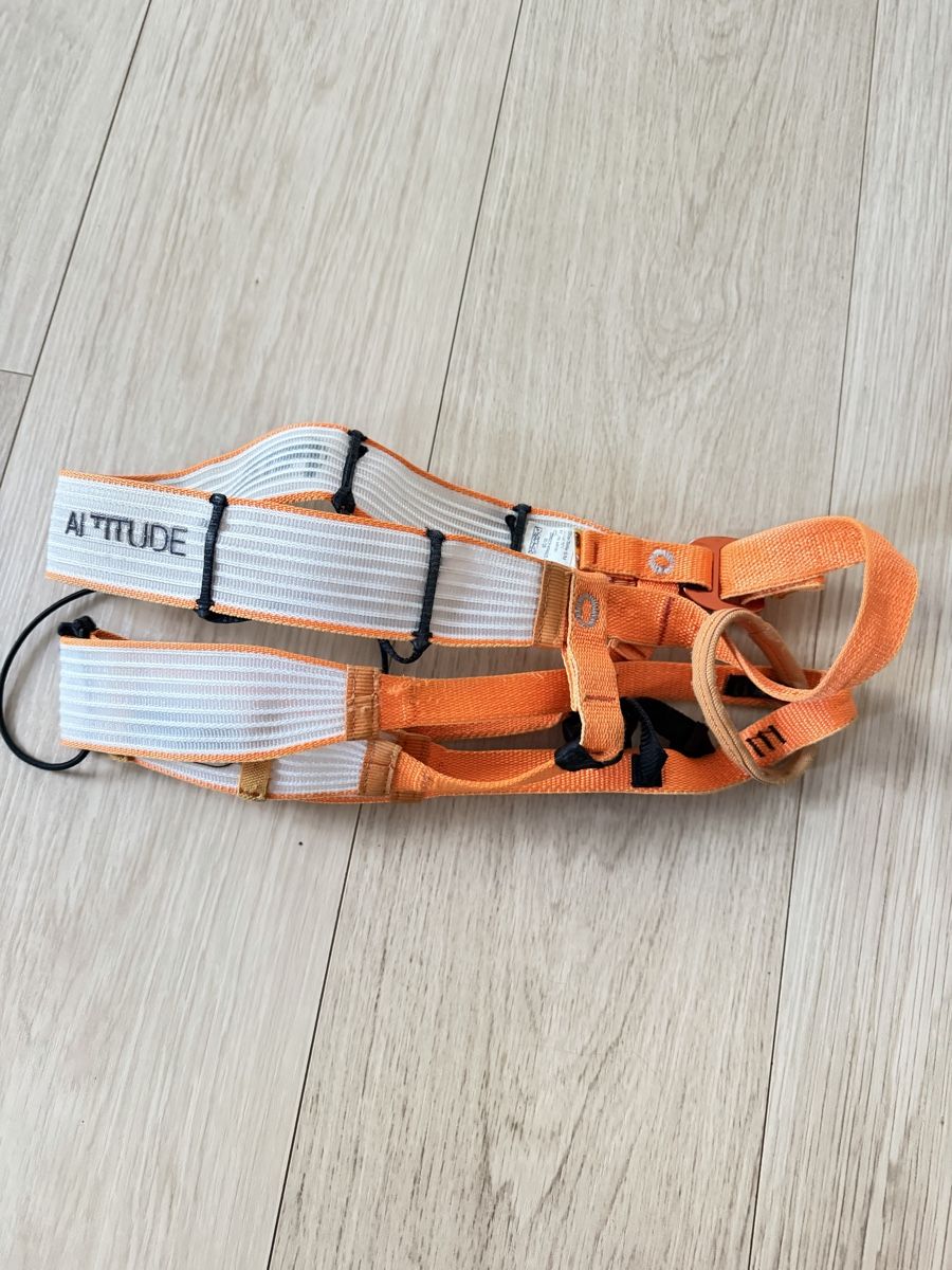 Petzl Attrezzatura da arrampicata: Petzl Altitude Klettergurt S/M – Usato da Bünzen venduto da Magdalena.K