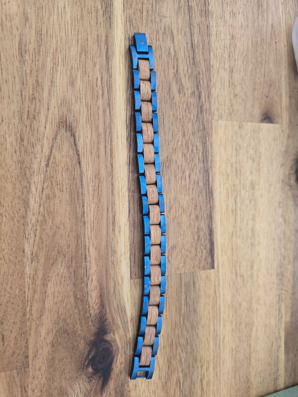 Bracciali & Braccialetti: Holz-Armband mit blauen Details – Usato da Reinach AG venduto da FLOSSE13