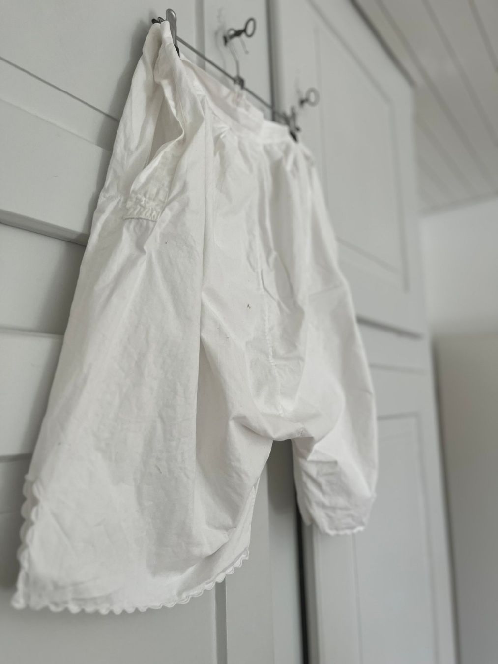 Sonstige Unterwäsche: Antike Schlitzunterhose um 1900 Weissware Stoff-Spitze – Gebraucht aus Wädenswil von Aniares2 3