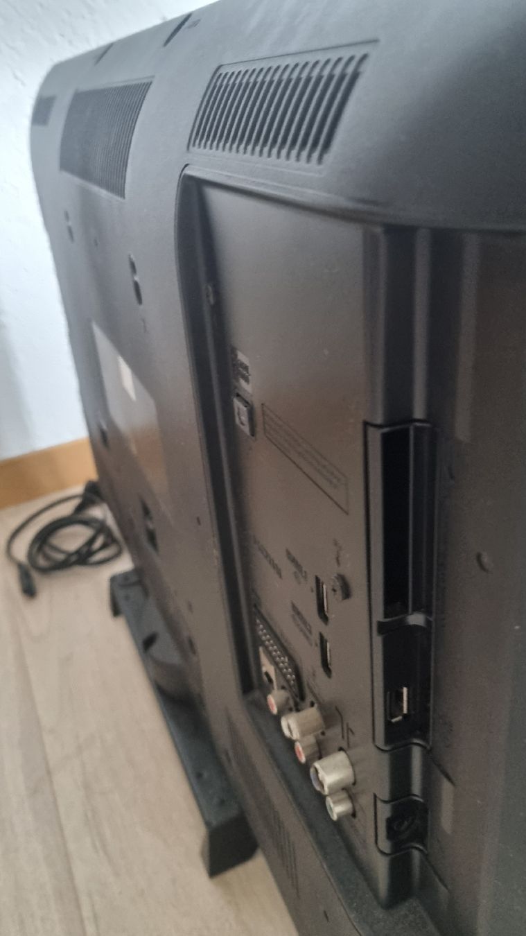 Panasonic Televisori: Téléviseur Panasonic 32" (Modèle TX-32CSW514) + télécommande – Usato da Travers venduto da Katerinaaa84 2