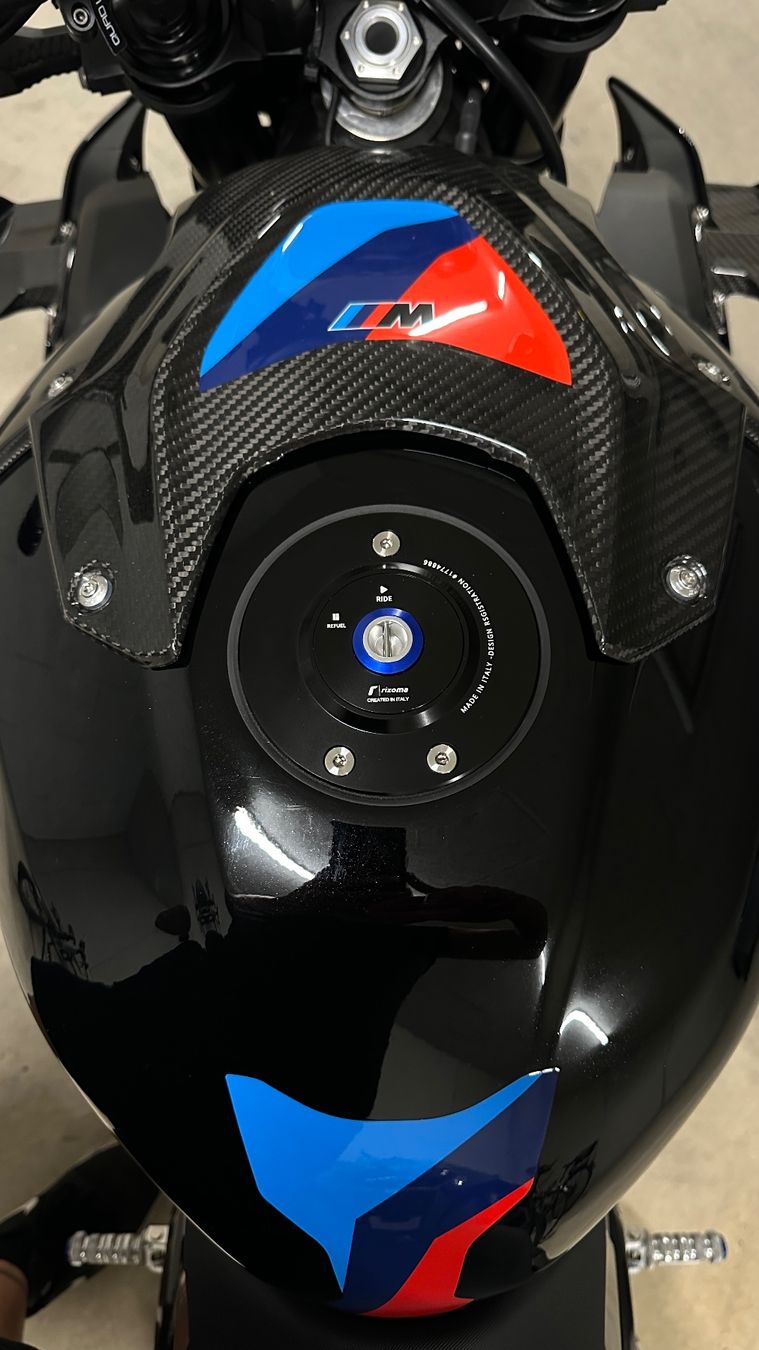 BMW Accessori per altri veicoli: Zubehör Tankdeckel BMW – Usato da Wattenwil venduto da Miniracer98 1
