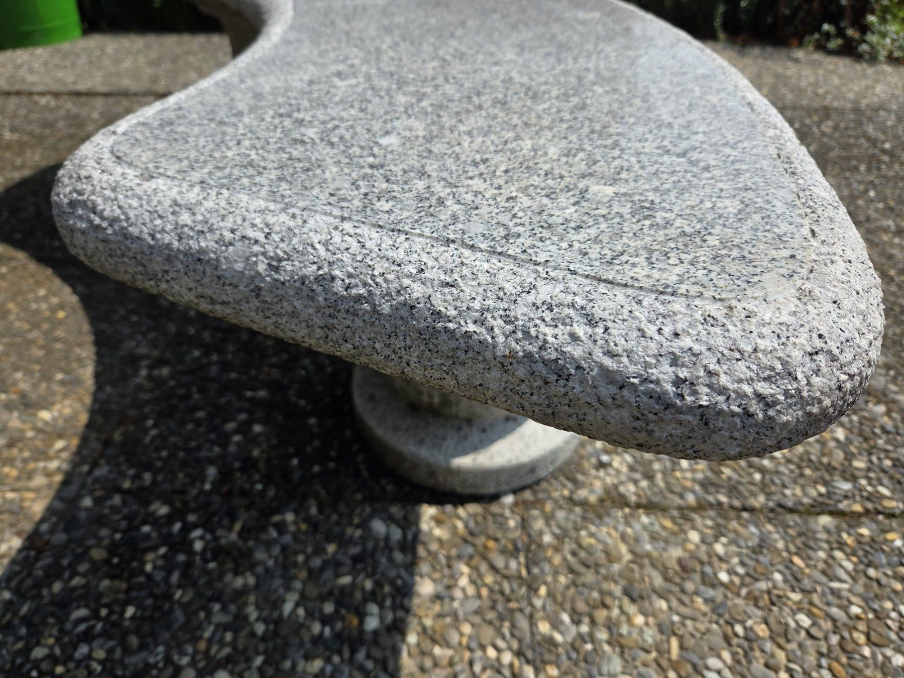 Tischset: Massive Granit Gartengarnitur Ø120 cm mit 3 Sitzbänken – Neu (gemäss Beschreibung) aus Rüegsau von connectweb 2