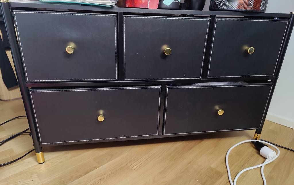 Scaffali: Regal/Sideboard – Usato da Basel venduto da viajesdemelli