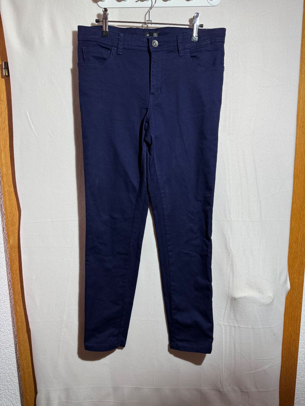 Ellen Amber Jeans: Dunkelblaue Ellen Amber Jeans Gr. 40 – Usato da Grosswangen venduto da SALE_SALE_SALE