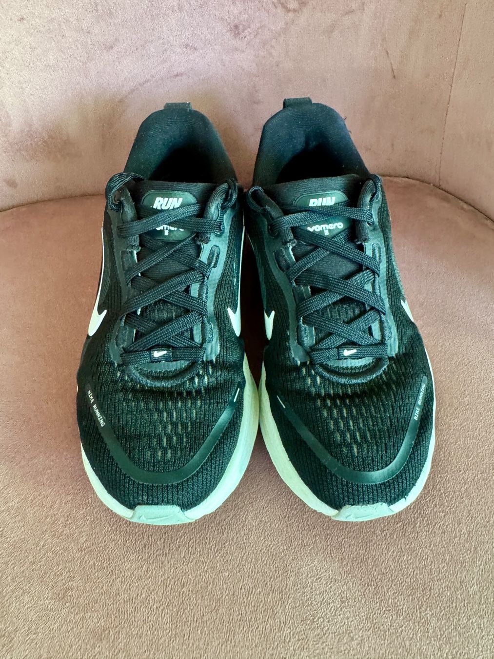 Nike Chaussures hommes: Nike VOMERO 18 - Kinderschuh – D'occasion à Luzern par gringostar79 1