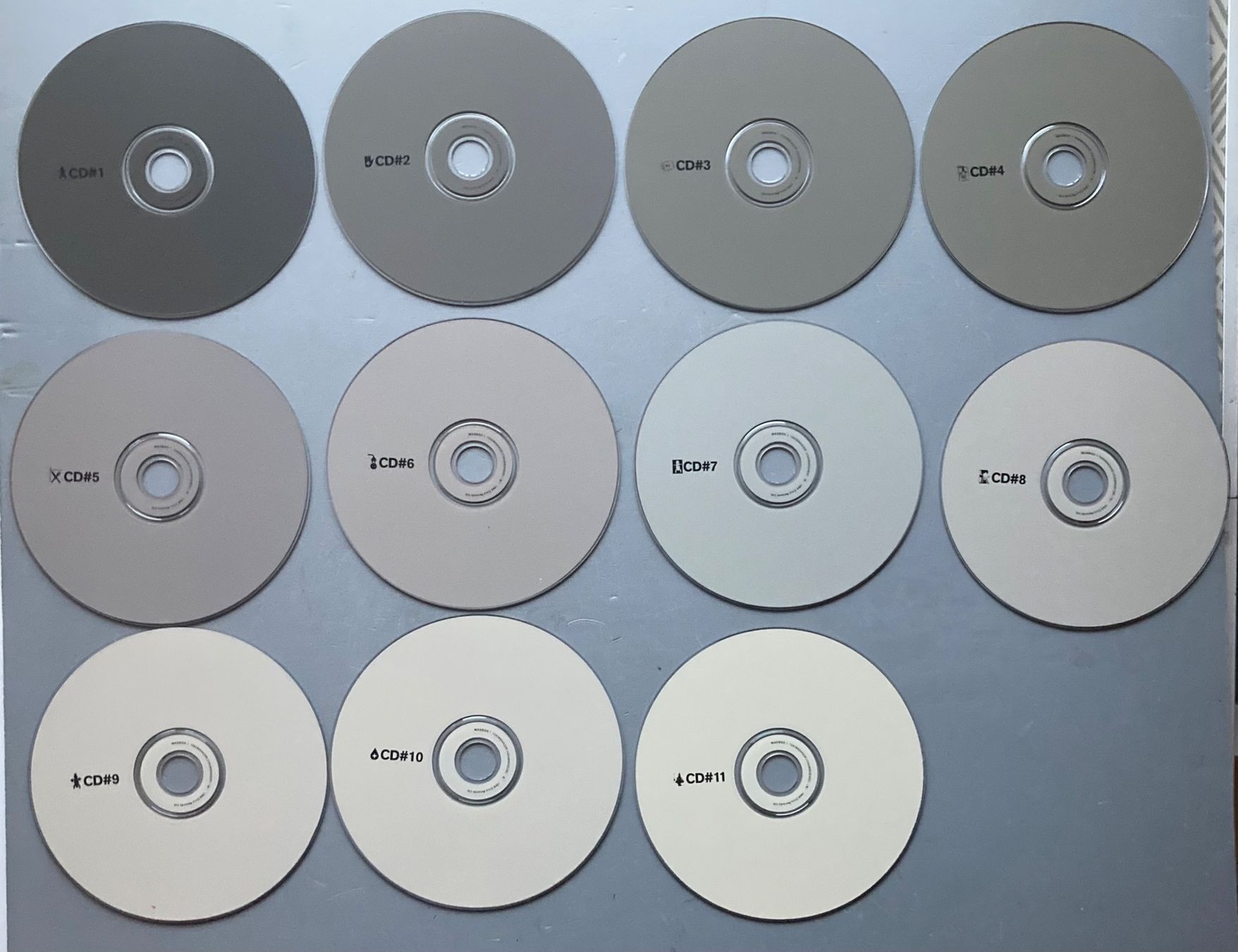 CD: MASSIVE ATTACK - SINGLES 90/98 – Usato da Poliez-Pittet venduto da Newtown-Records 6