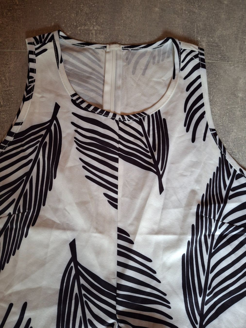 Top: Haut - Croc Top taille S – Usato da Villiers venduto da san_jn5w 1
