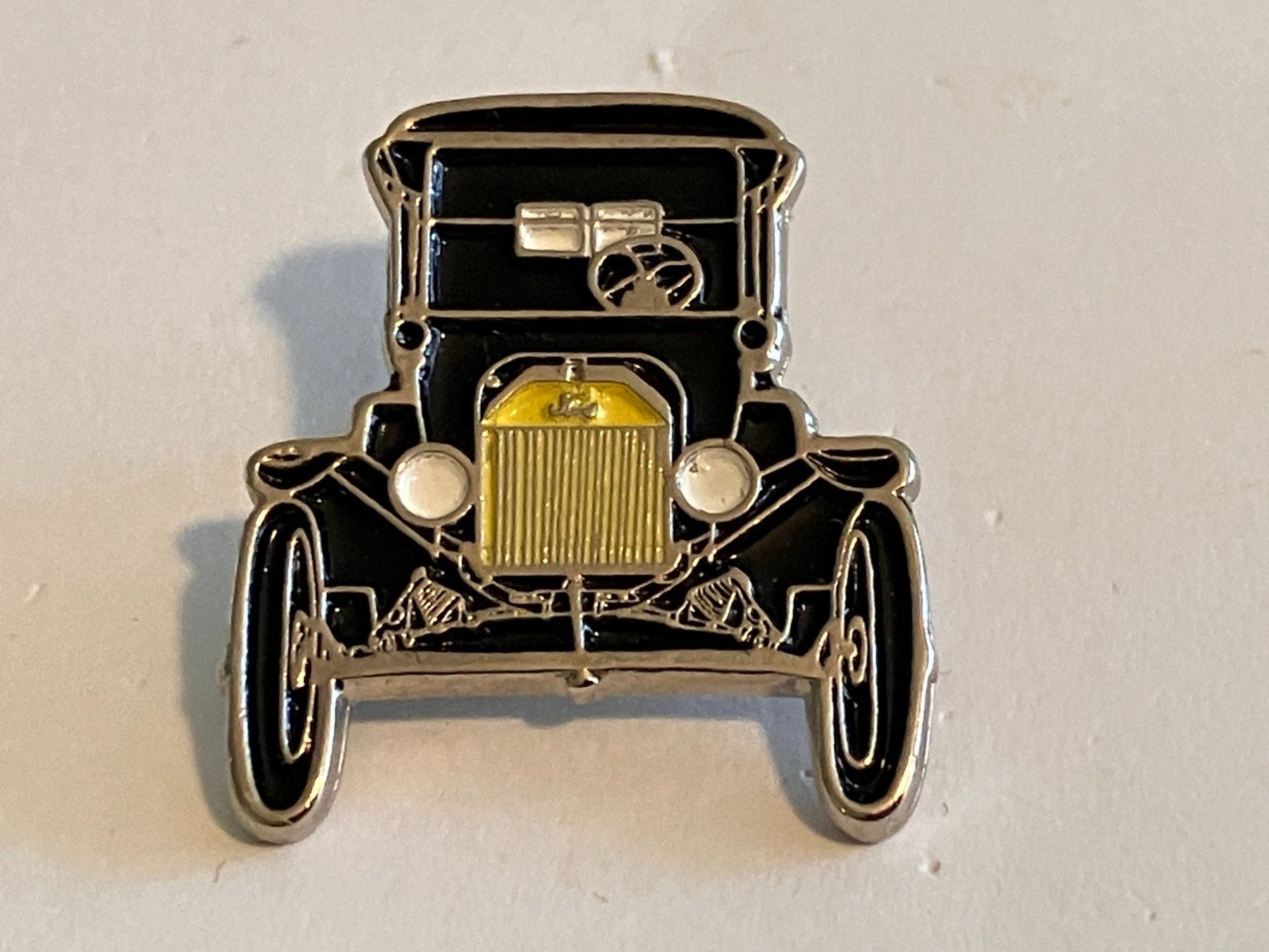 Placchette & Badge: 1 Pin Ford Modell T – Usato da Basel venduto da djwwpp