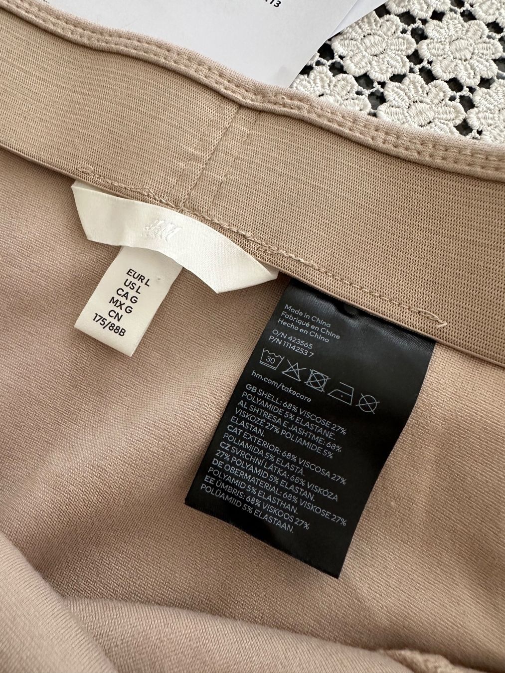 H&M Jupes: Minijupe – D'occasion à Pfäffikon ZH par bingo74 1