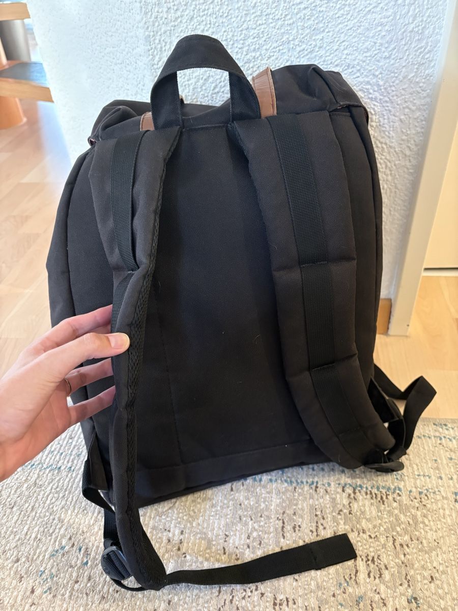 Herschel Sacs à dos: Herschel Rucksack schwarz – D'occasion à Bremgarten AG par Vanessa.urech 1