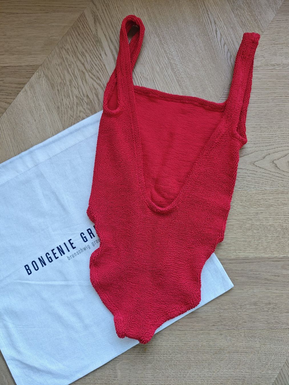 Hunza G Badekleider & Bikinis: HUNZA G Badekleid rot – Gebraucht aus Erlenbach ZH von nlh 2