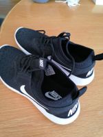 Nike Schuhe, Schwarz, Grösse 37.5 nur 2x getragen.