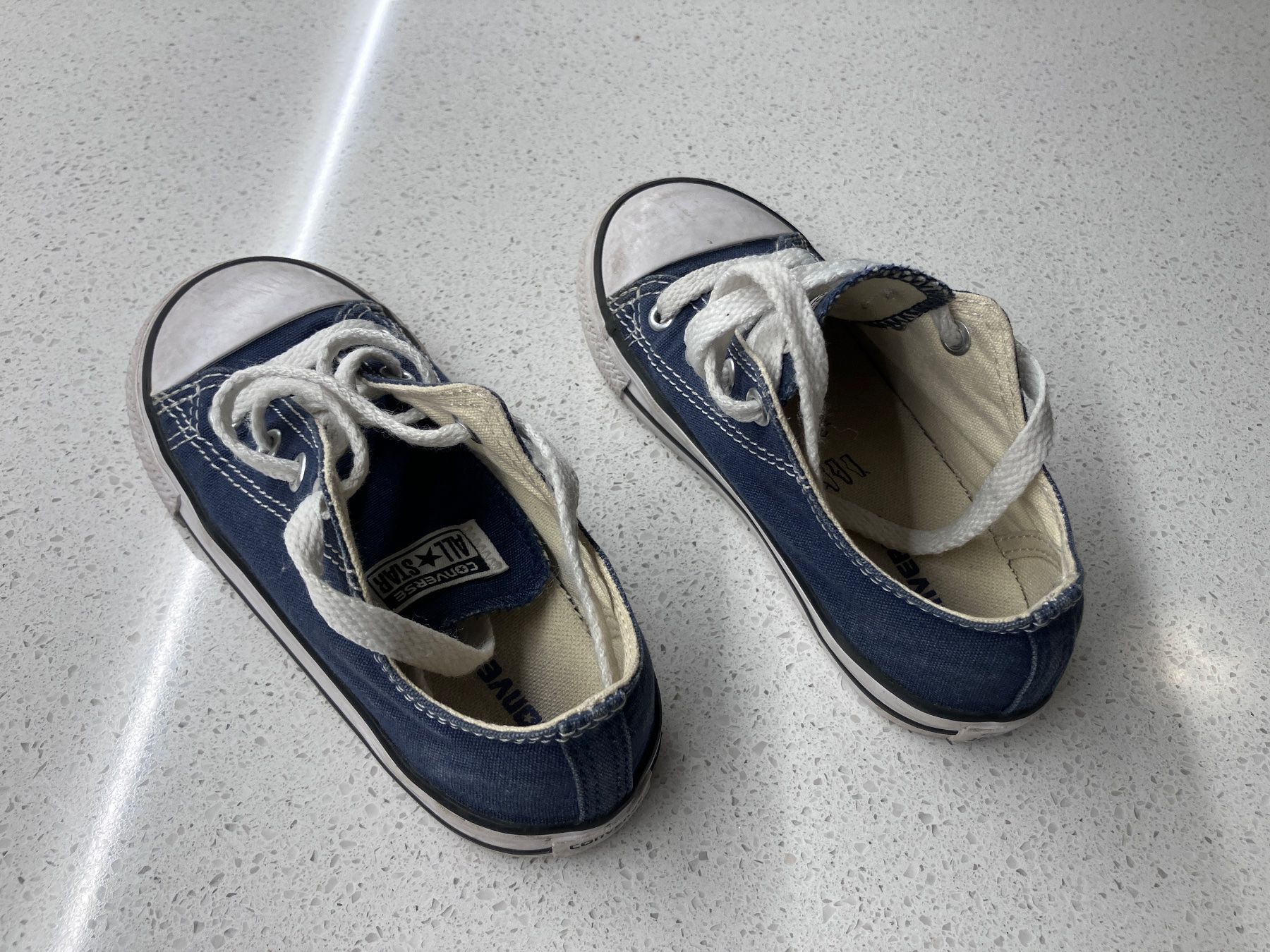 Converse Chaussures garçon: Converse dunkelblau Gr. 25 – D'occasion à Frauenfeld par andrea211 6