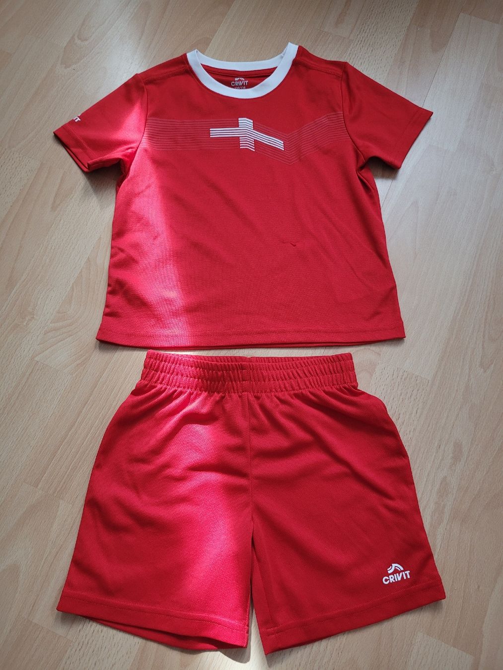 Schweizer Nati Scarpe, pantaloni & magliette da ginnastica: Trikot Schweiz gr. 110/116 – Usato da Inwil venduto da Flower2325