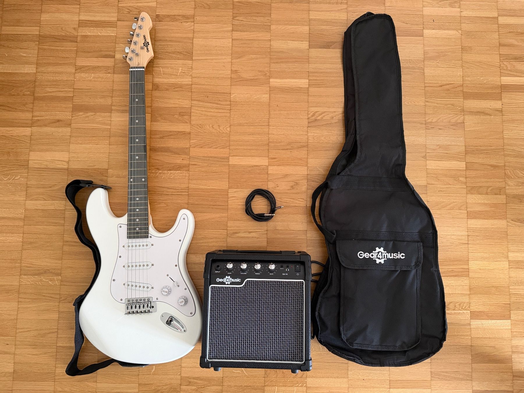 Instruments de musique: E-Gitarre Set mit Verstärker, Tasche & Kabel - Einsteiger... – D'occasion à Dulliken par E-24