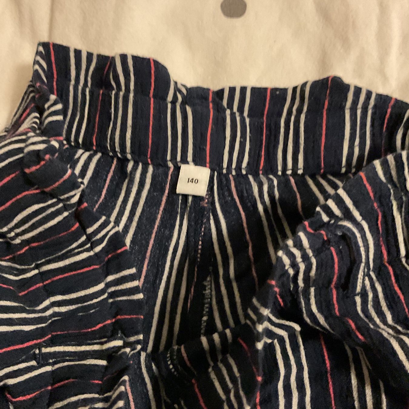 H&M Pantaloni: Sommerliche Stoffhose, Grösse 140, gestreift – Usato da Pfeffingen venduto da Marc4148 1