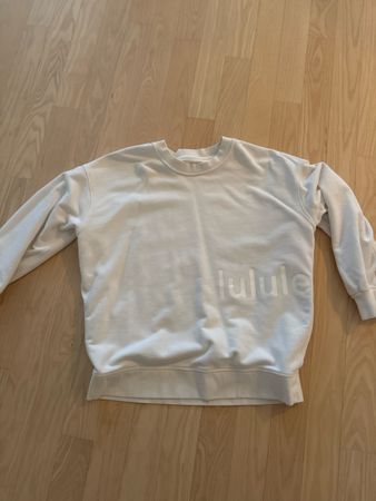 Oversized Lululemon Pulli Gr. L