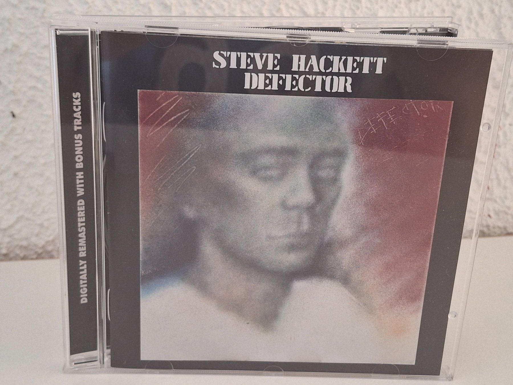 CDs: CD STEVE HACKETT -  Defector   (Digitally Remastered) – Gebraucht aus Aarberg von Jackup1