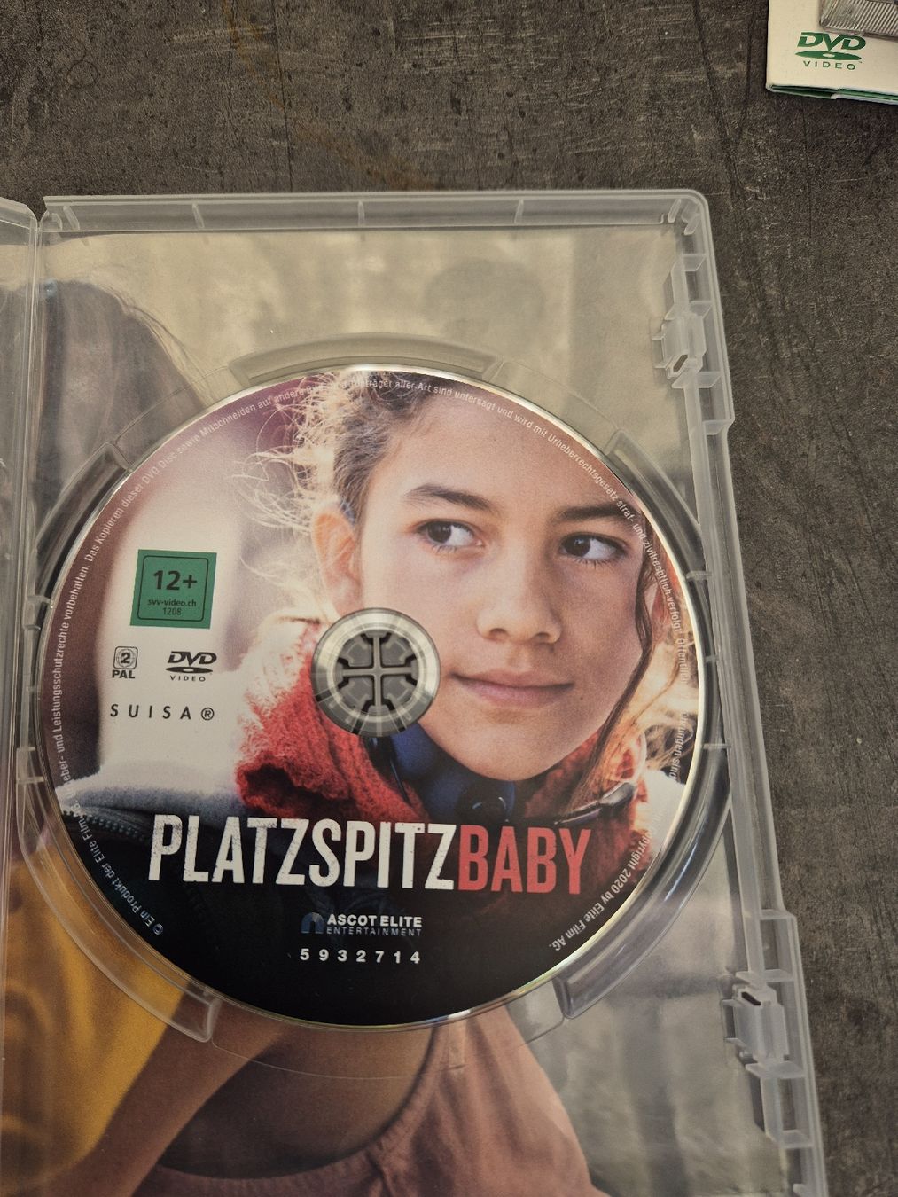 Tutti i DVDs: DVD Platzspitzbaby Schweizer Kino Hit – Usato da Zweisimmen venduto da Kleindietwil 2