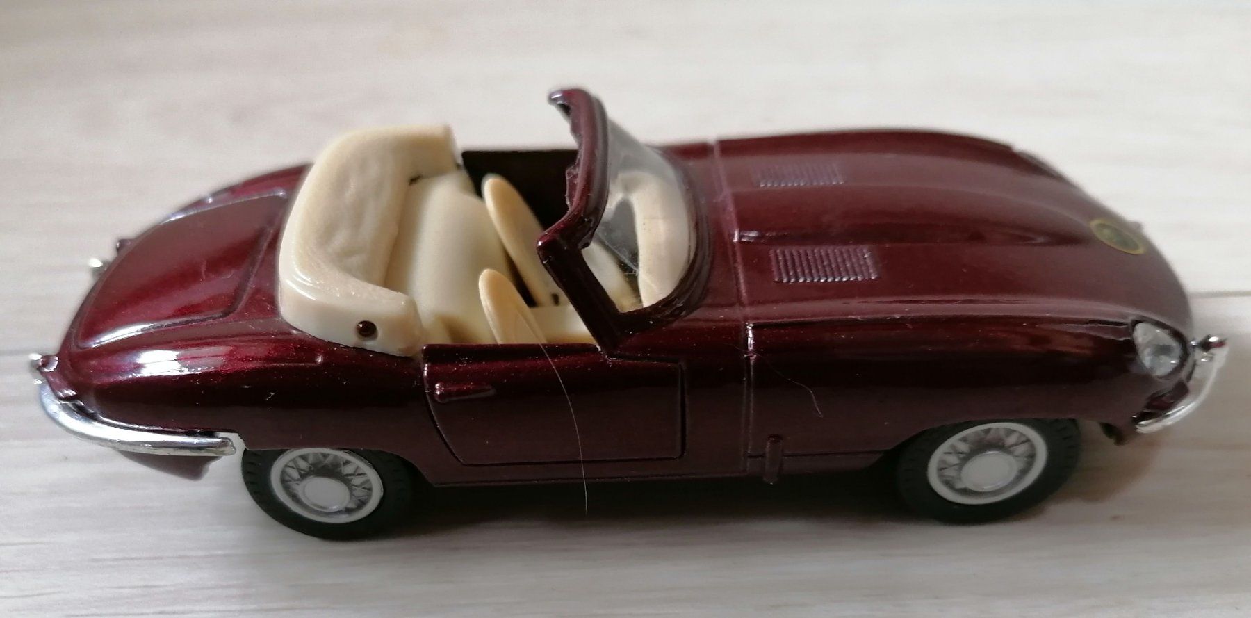 Jaguar Modellautos: Modellauto Jaguar Cabriolet Mst. 1:38 rot – Gebraucht aus Oberurnen von mackrokodile 1