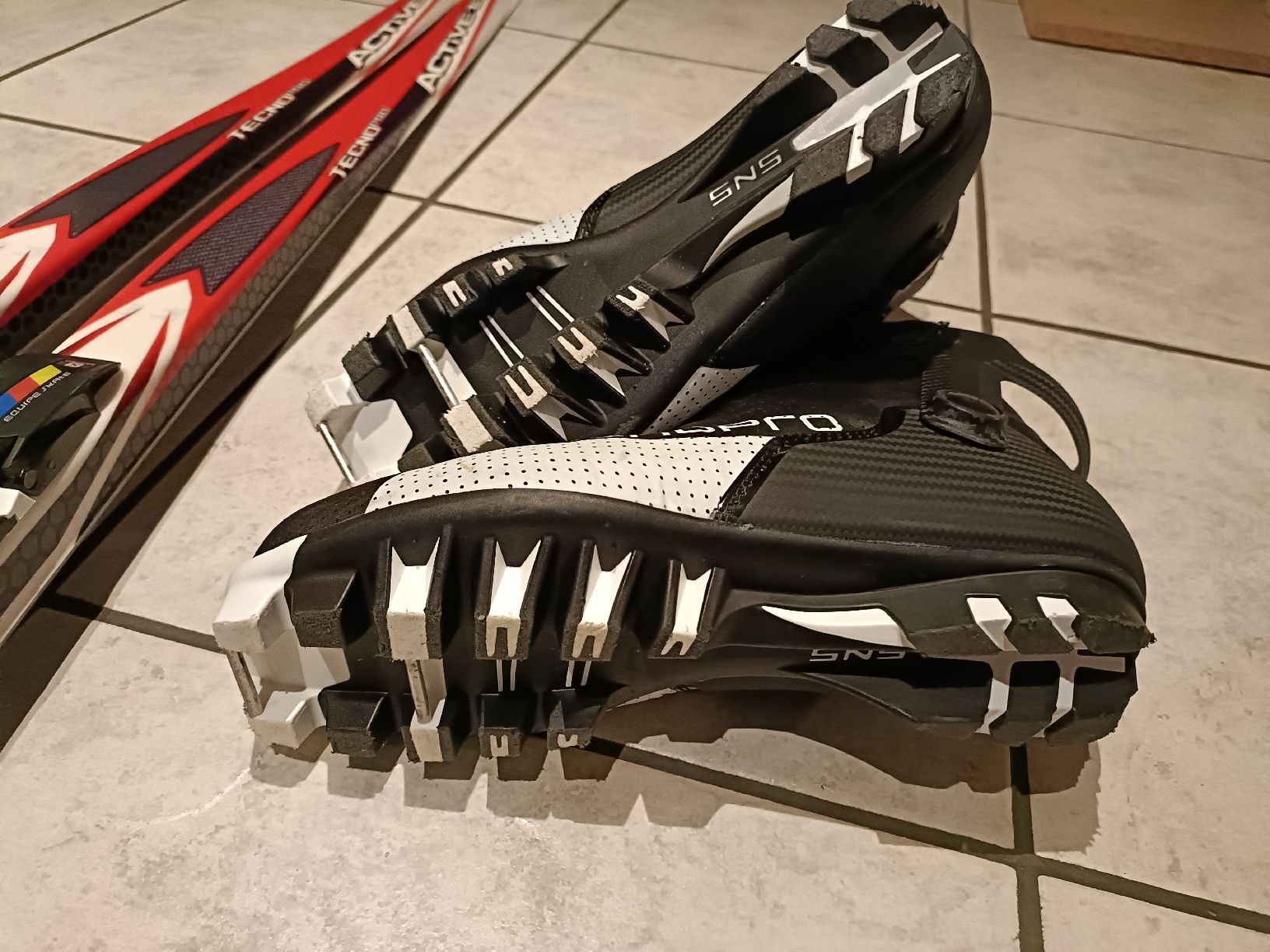 Salomon Sci: Tecno Pro Langlaufski Active 12 + Schuhe, Grösse 39,5 – Nuovo (secondo la descrizione) da Steg im Tösstal venduto da BabaRei 5