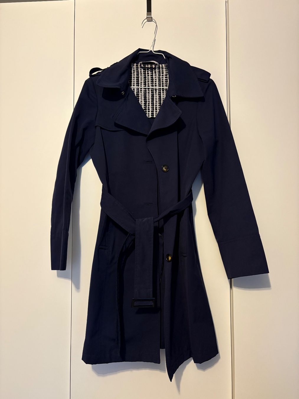 Marella Cappotti: Trenchcoat Marine Marella – Nuovo (secondo la descrizione) da Zürich venduto da petitgrenouille