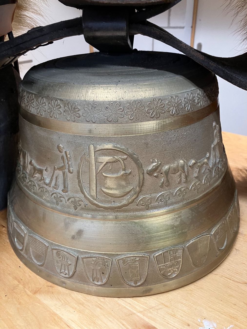 Campanacci mucche: Grosse Schwingerglocke – Usato da Adelboden venduto da Port3