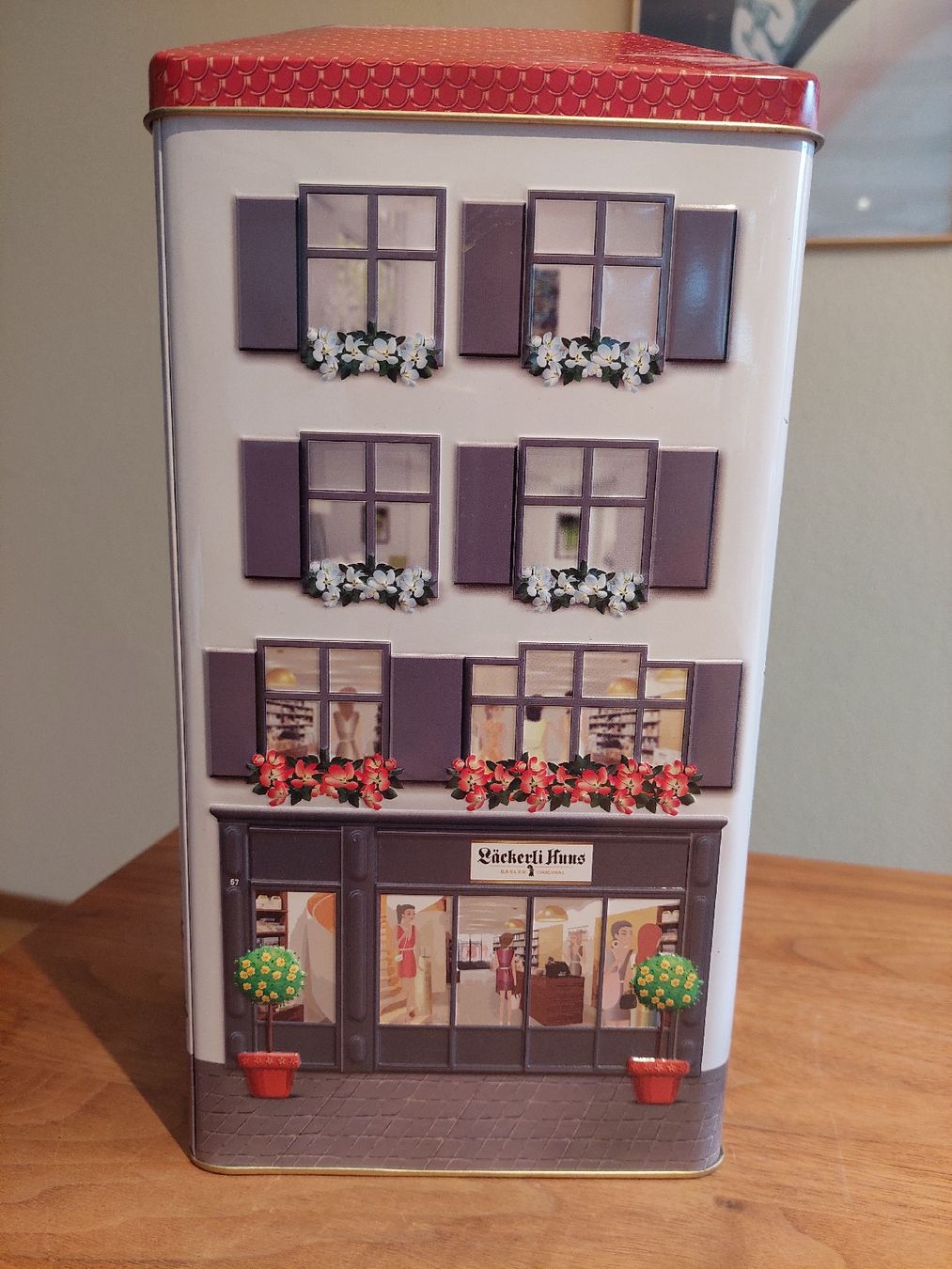 Altro in Decorazioni & Accessori: Grosse Läckerli Huus Dose, Vintage-Stil Blechdose – Usato da Brunnen venduto da Livianda 2