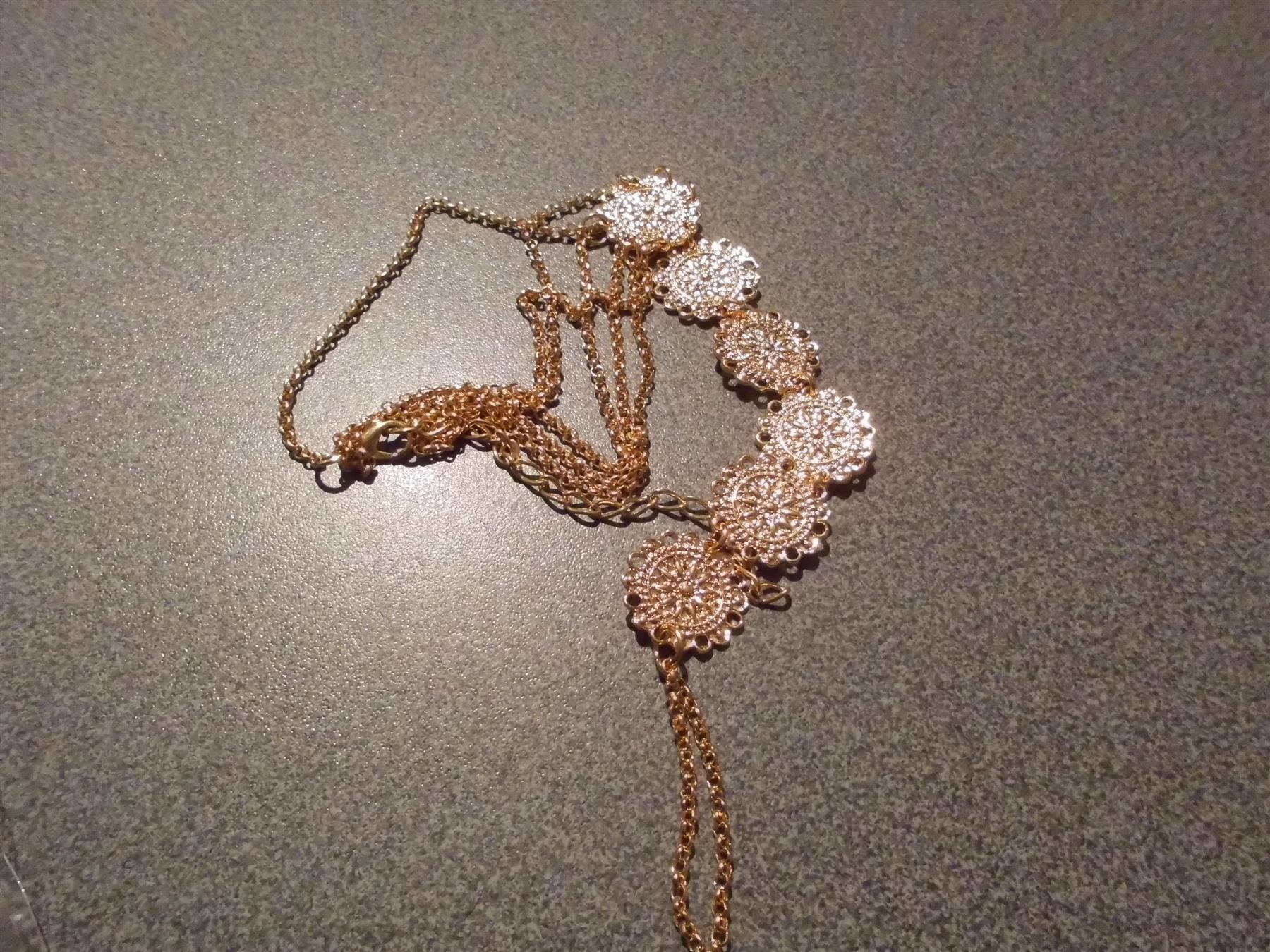 Ketten: Fusskette goldfarbig/Blumenanhänger – Gebraucht aus Zürich von abraxas1291
