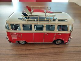 VW-Bus Bully mit 3 Surfbretter, Metall, im Retro-Style