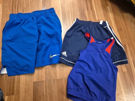Sport Kleiderpaket Adidas Nike, Grösse 140 shorts, K11
