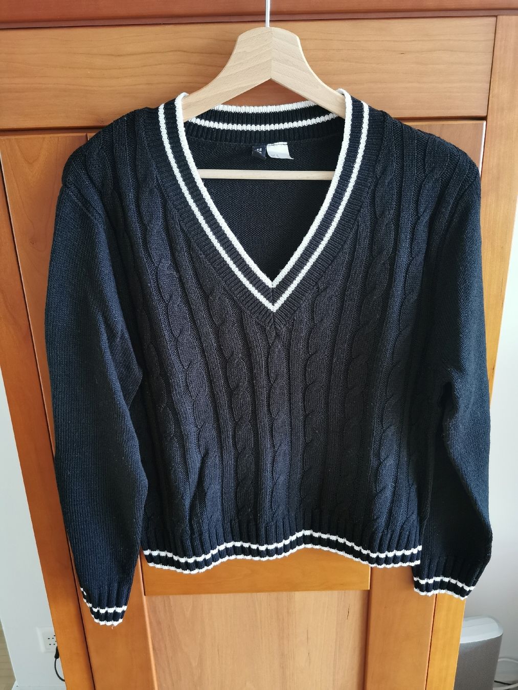 H&M Maglioni & Felpe: Schwarzer Strickpullover Grösse M, H&M – Nuovo (secondo la descrizione) da Adliswil venduto da coconut1289