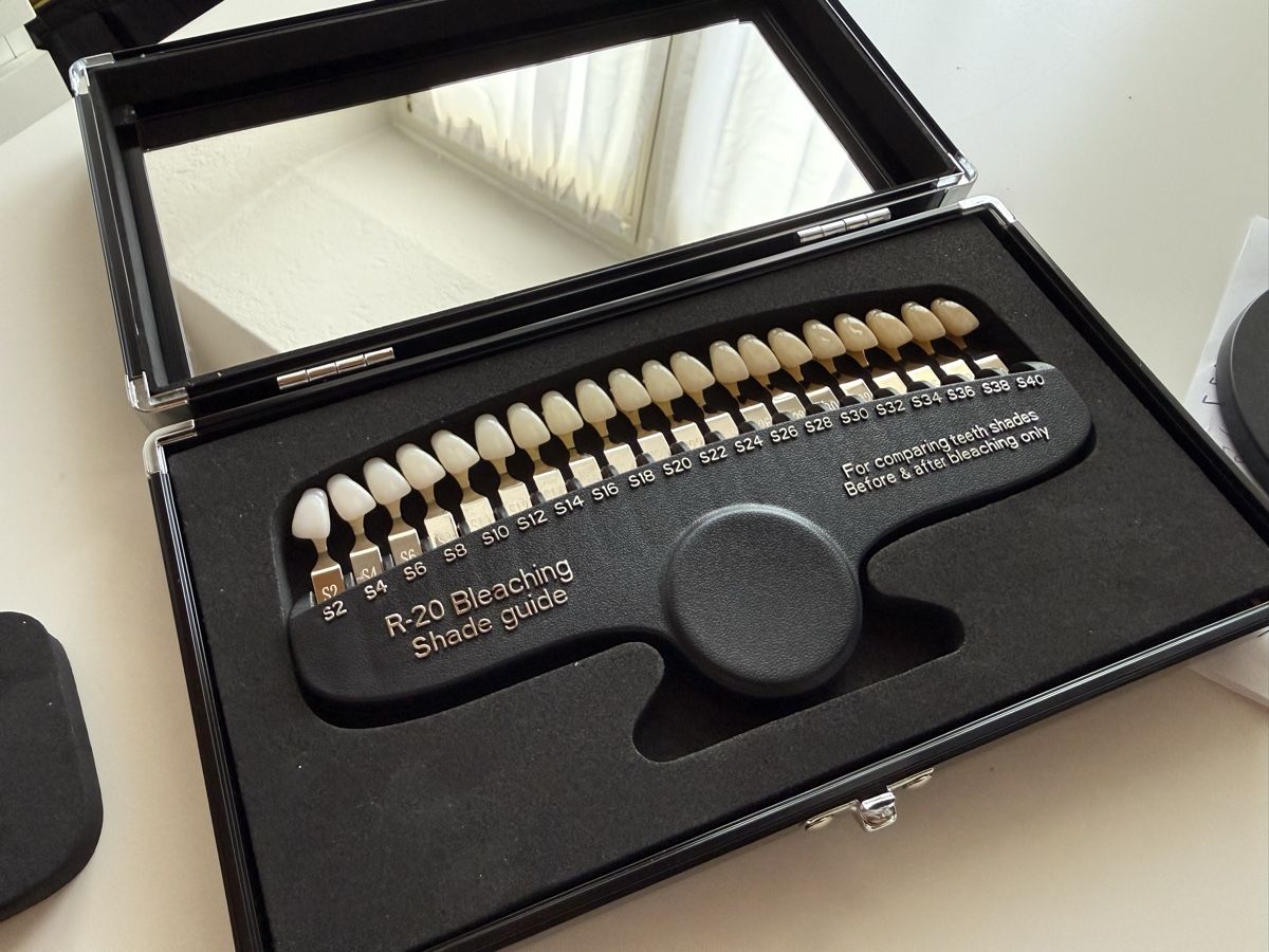 Cura dei denti: R-20 Bleaching Shade Guide Teeth Color Chart New – Nuovo e nell'imballaggio originale da Wallbach venduto da Nenex 2