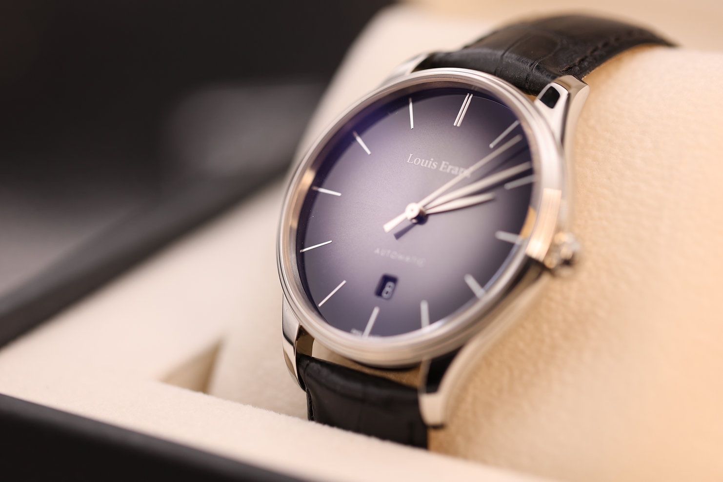 Louis Erard Uhren: LOUIS ERARD Héritage Date – Neu und originalverpackt aus Zollikerberg von swissness_