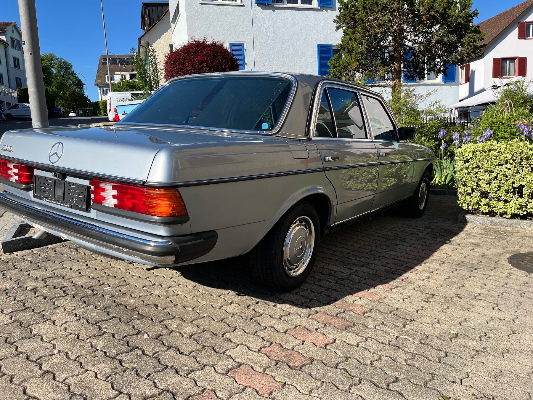 Mercedes-Benz Automobili: Oldtimer Mercedes Benz 200 W123 – Usato da Neuhausen venduto da BETO73 2
