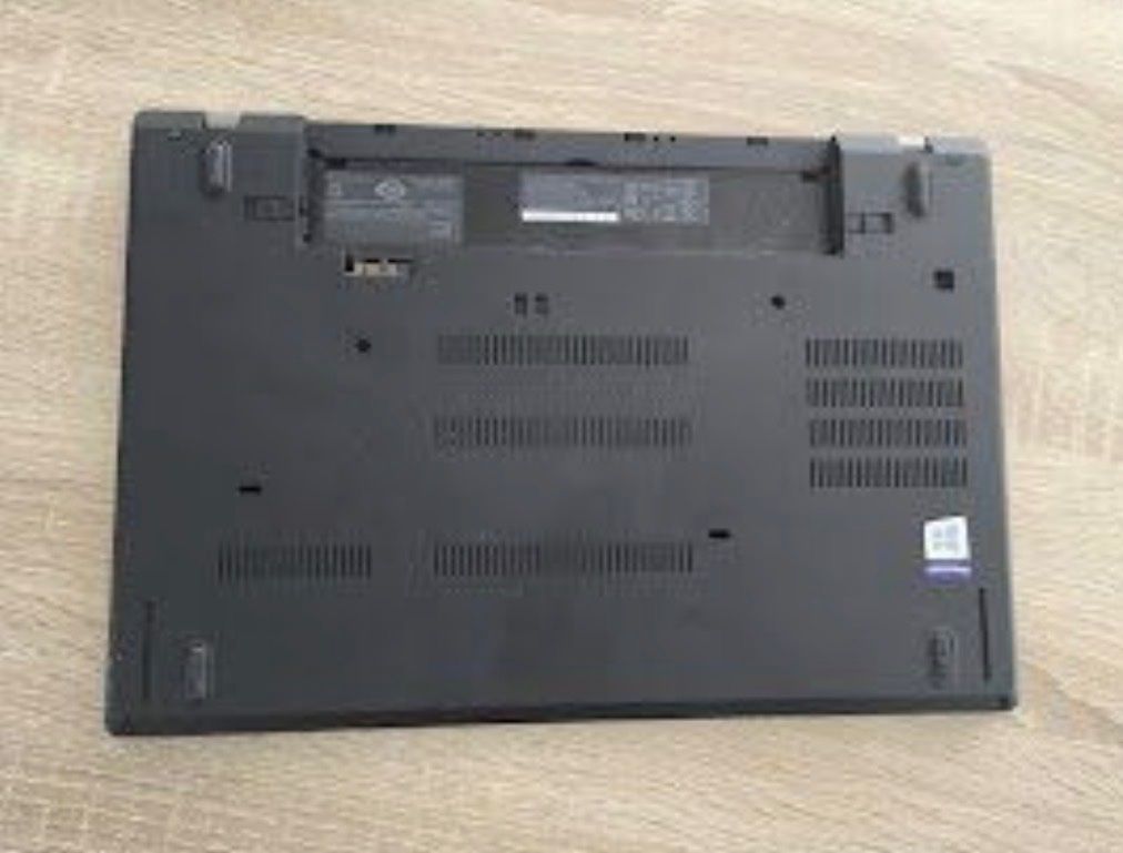 Lenovo Notebook: Lenovo Thinkpad T480, i7, SSD, Windows 11 – Difettoso da Zürich venduto da Gianni 2
